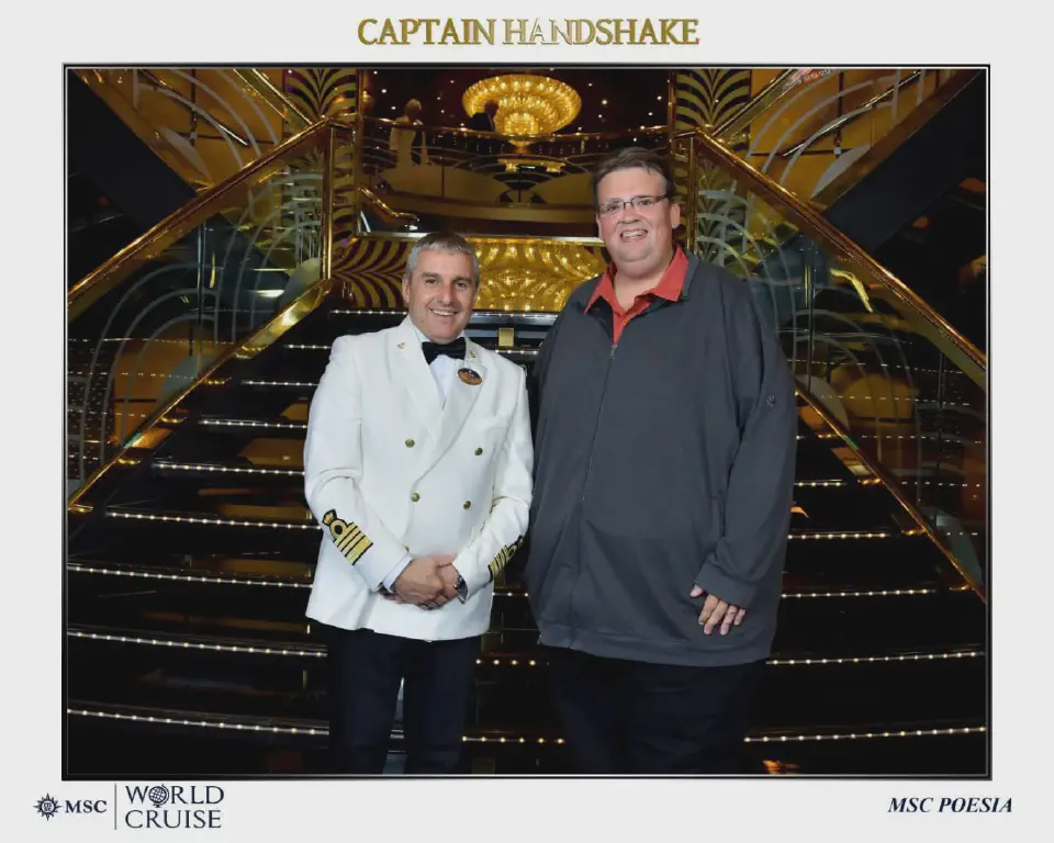 An opportunity to meet the captain and take photos together.