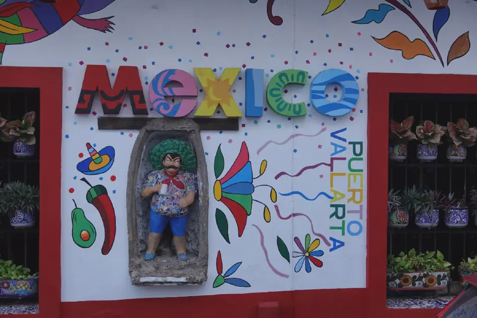 The decoration of a restaurant in the city center.