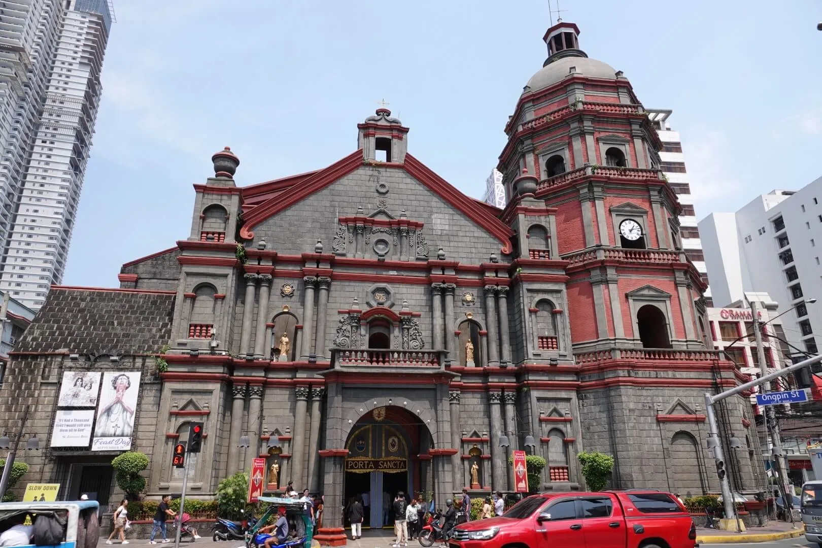 The Binondo Church in Chinatown.