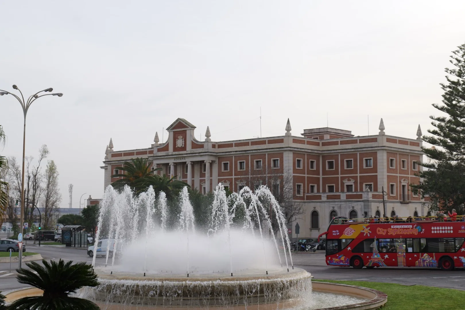 Plaza de Sevilla with the Customs House and the hop-on hop-off bus - a great starting point for exploring Cádiz.