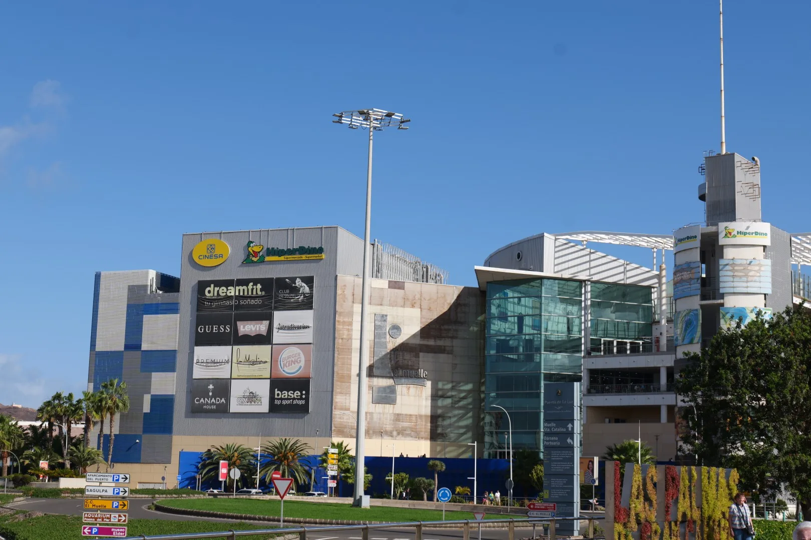The El Muelle shopping center right at the port of Las Palmas.