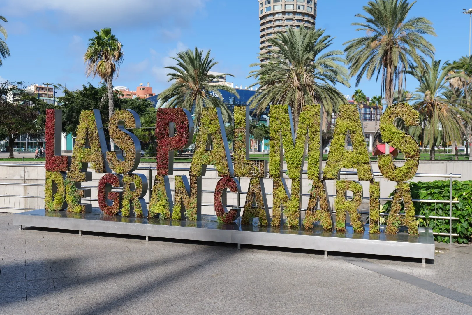 A colorful welcome to the city: the floral sign of Las Palmas de Gran Canaria.